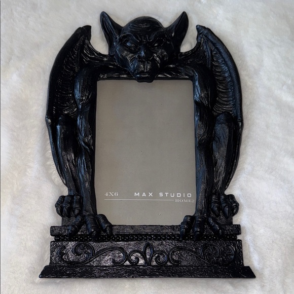Max Studio Midnight Black Gargoyle Frame Halloween - Picture 1 of 8